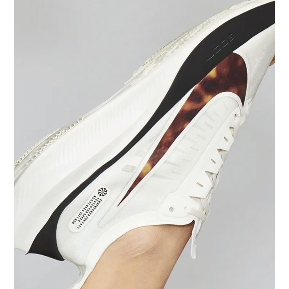 New Nike zoom gravity running sneakers CU4824-100 unisex Women’s US 10.5 men’s 9 - Picture 1 of 9